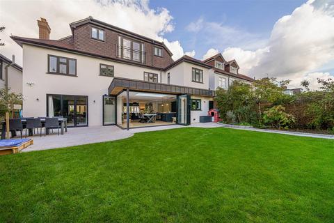 4 The Mead, West Wickham, BR4 0BB