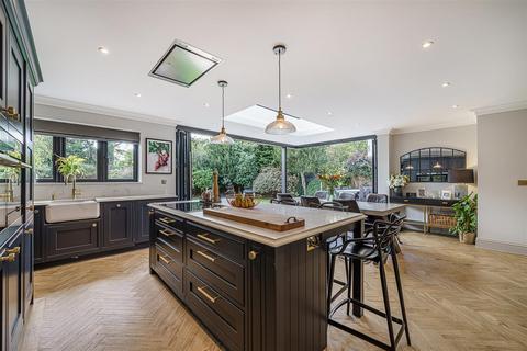 4 The Mead, West Wickham, BR4 0BB