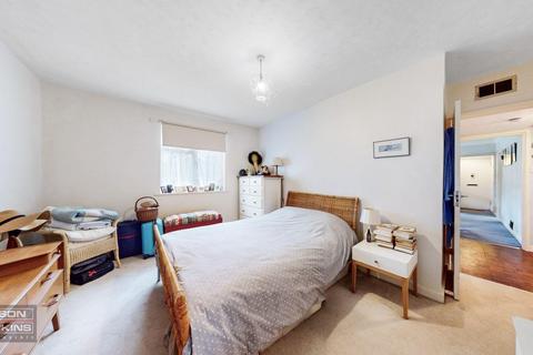 3 bedroom flat for sale, Gooden Court, Harrow On The Hill HA1