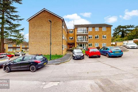 3 bedroom flat for sale, Gooden Court, Harrow On The Hill HA1