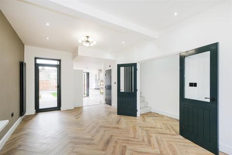 5 bedroom house for sale, Shernhall Street, Walthamstow, London