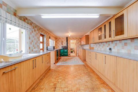 6 bedroom detached bungalow for sale, Stalling Down, Cowbridge, Vale of Glamorgan, CF71 7DT