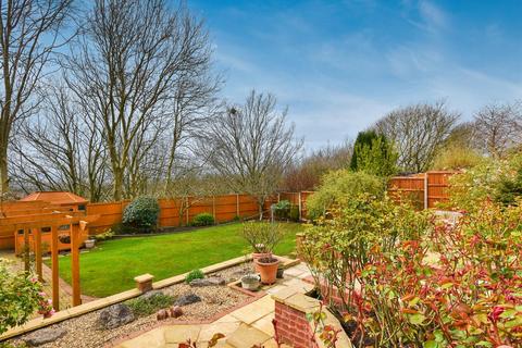 4 bedroom detached house for sale, Kinloch Drive, Dudley