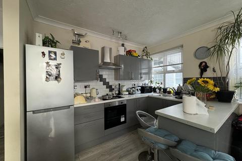 1 bedroom flat for sale, Marine Parade, Worthing, BN11 3QG