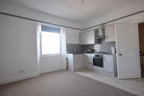2 bedroom flat to rent, Newport Terrace - Top Flat, Barnstaple