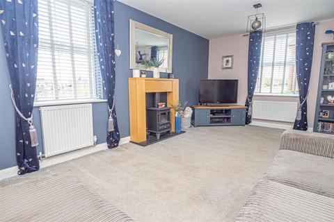 2 Barton Drive, Ashbourne, DE6 1TN