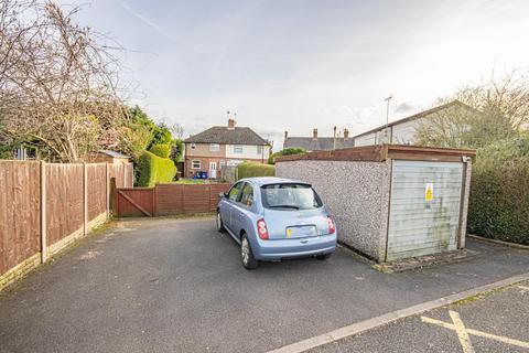 64 Smithfield Road, Uttoxeter, ST14 7LB