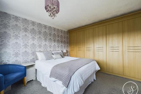 3 bedroom semi-detached house for sale, Temple Close, Leeds