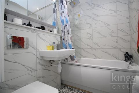 Flat 5, Hyde Court Parkside, Waltham Cross, EN8 7TL