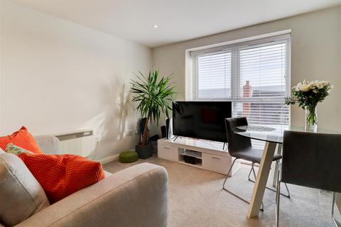 2 bedroom flat to rent, Warwick Road, Kenilworth