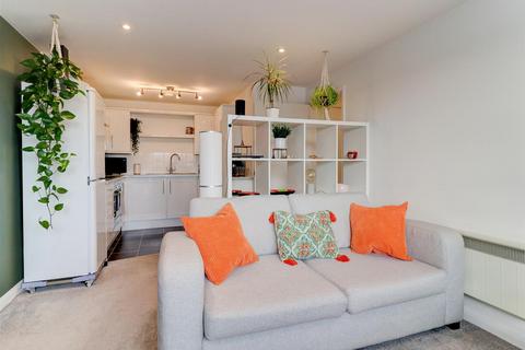 2 bedroom flat to rent, Warwick Road, Kenilworth