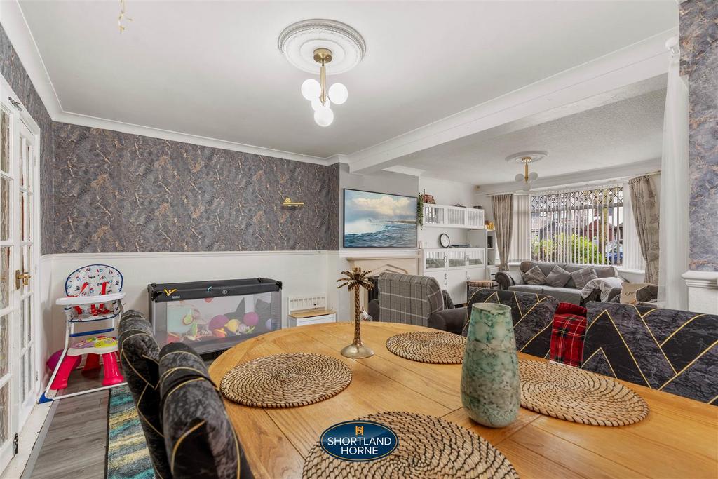 Living/dining room