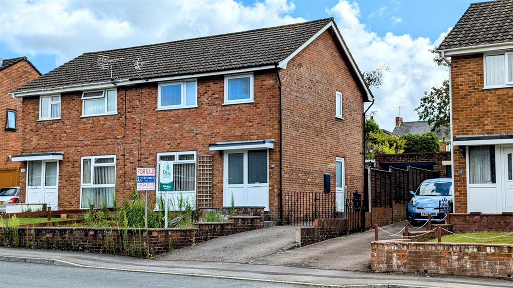 Beaufort Drive, Lydney GL15 3 bed semidetached house for sale £250,000