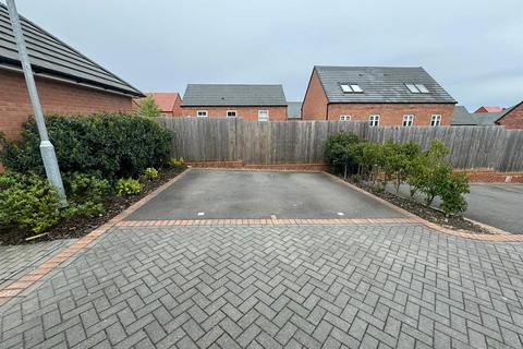 2 bedroom flat for sale, Crick House, Station Avenue, Houlton, Rugby