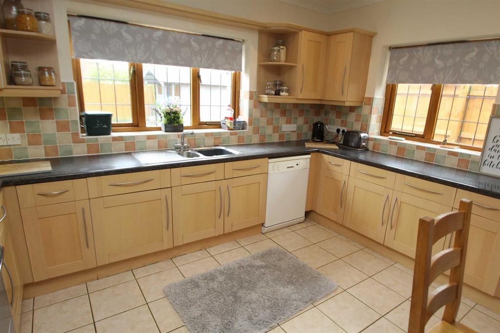 Kitchen/Breakfast Room