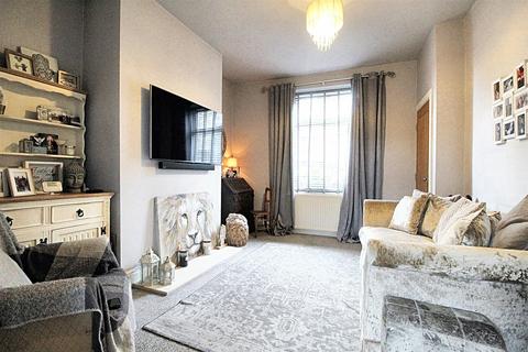 2 bedroom terraced house for sale, Rothwell Street, Moldgreen, Huddersfield, HD5 8DH