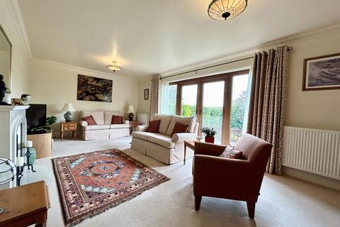 4 bedroom detached house for sale, Lea Drive, Shepley, Huddersfield, HD8 8HA