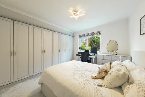 31 Hartley Down, Purley, CR8 4EF