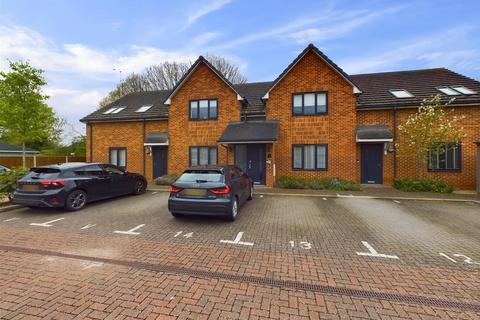 2 bedroom apartment for sale, Saunders Court, Barnwood, Gloucester