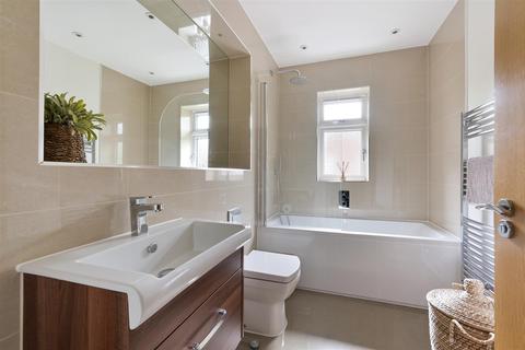 2 Chestnut Way, Epsom, KT17 3DQ