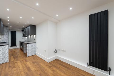 2 bedroom apartment to rent, Hackney, London E8