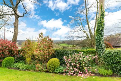 2 bedroom ground floor flat for sale, Dark Lane, Huddersfield, HD4