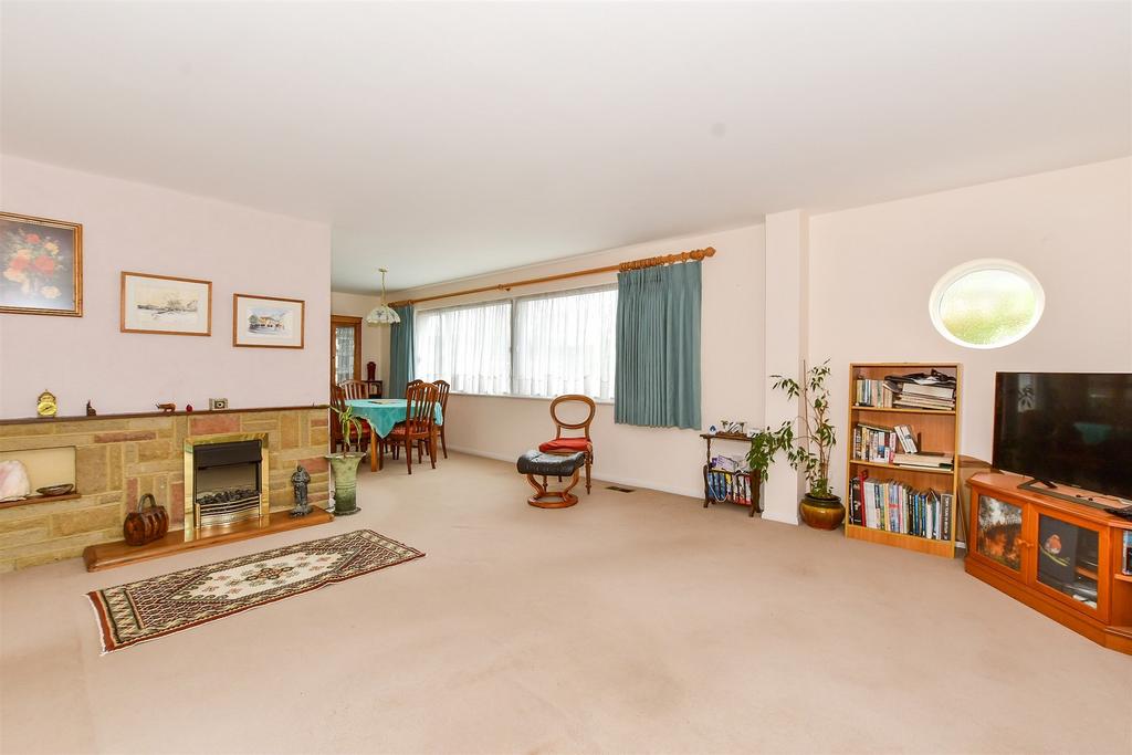 Orchard Glade, Headcorn, Ashford, Kent 3 bed detached bungalow for sale
