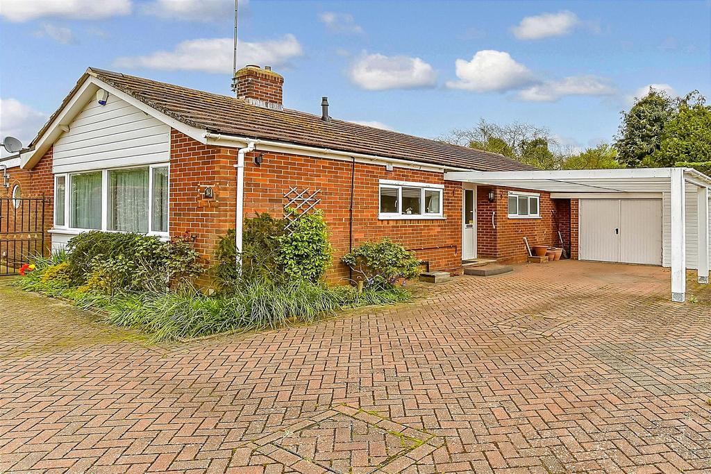 Orchard Glade, Headcorn, Ashford, Kent 3 bed detached bungalow for sale