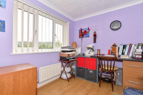 26 Maximilian Drive, Halling, Rochester, ME2 1NQ