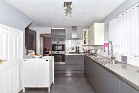 26 Maximilian Drive, Halling, Rochester, ME2 1NQ