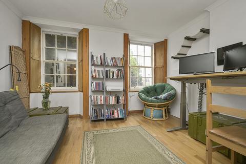 13a Annfield, Edinburgh, EH6 4JF