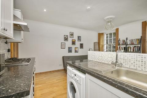 13a Annfield, Edinburgh, EH6 4JF