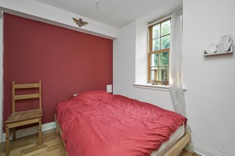 13a Annfield, Edinburgh, EH6 4JF