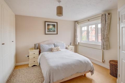 67 Appletrees Crescent, Bromsgrove, B61 0UD