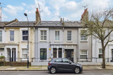 3 bedroom flat for sale, Broughton Road, Sands End, Fulham, LONDON