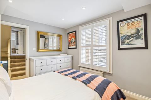 3 bedroom flat for sale, Broughton Road, Sands End, Fulham, LONDON