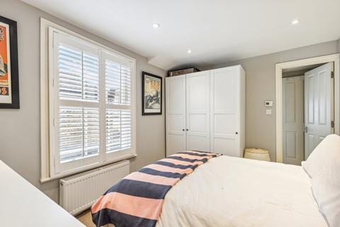 3 bedroom flat for sale, Broughton Road, Sands End, Fulham, LONDON