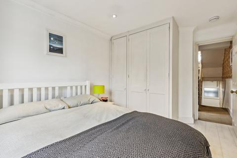 2 bedroom flat for sale, Hannell Road, London