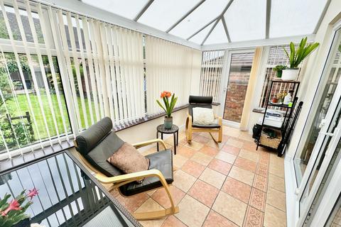 8 Sytch Lane, Wombourne, Wolverhampton, WV5 0NF