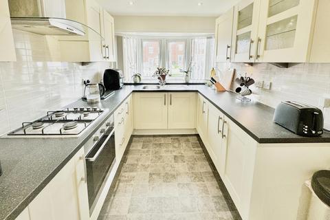 8 Sytch Lane, Wombourne, Wolverhampton, WV5 0NF