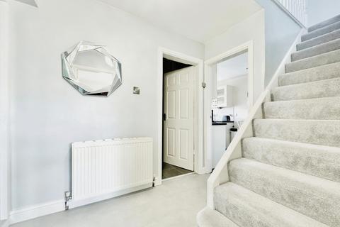 8 Sytch Lane, Wombourne, Wolverhampton, WV5 0NF