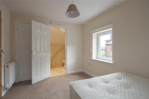 4 bedroom semi-detached house to rent, 2 Highfields, Huddersfield, HD1