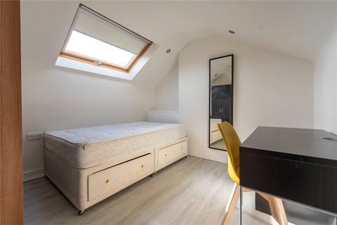 3 bedroom terraced house to rent, 30 Victoria Street, Huddersfield, HD5