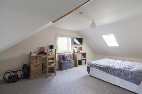 4 bedroom semi-detached house to rent, 10 Highfields, Huddersfield, HD1