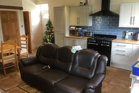 1 bedroom semi-detached house to rent, 4 Highfields, Huddersfield, HD1
