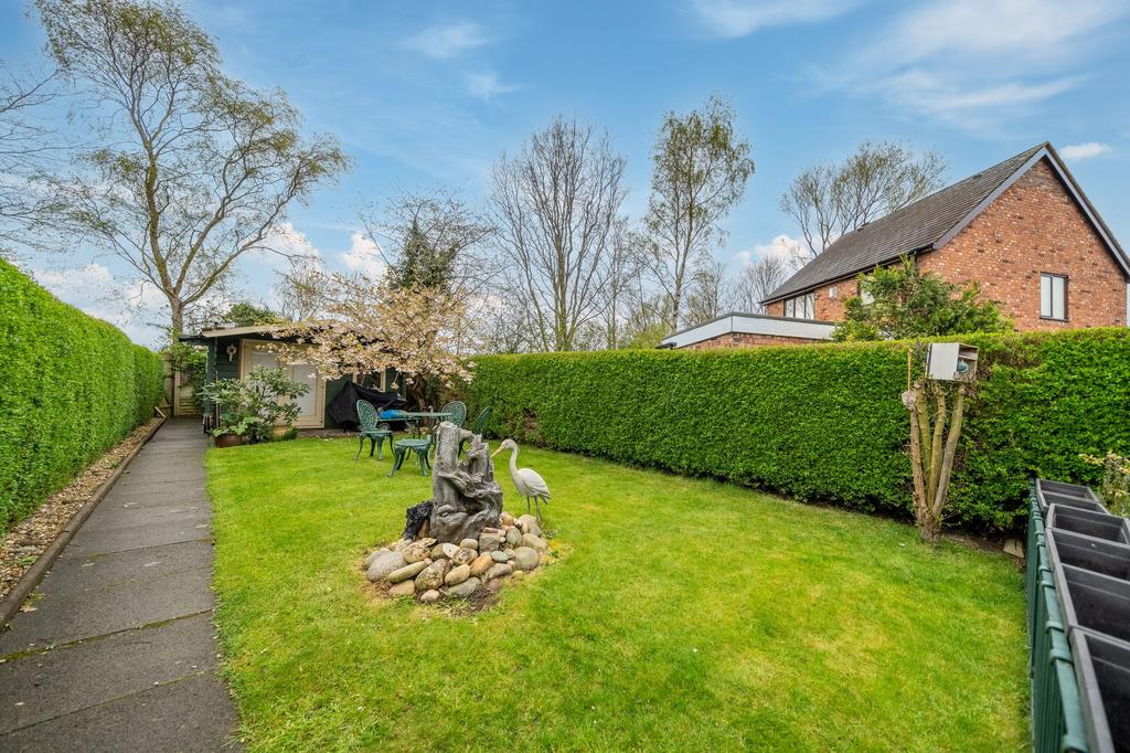 Runnells Lane, Thornton, L23 3 bed cottage for sale £200,000