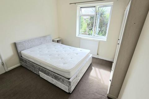 3 bedroom terraced house to rent, Grafton Road, Dagenham, Essex, RM8