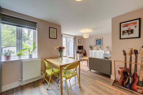 1, Kinloch House Bampton Road, London, SE23 2BG
