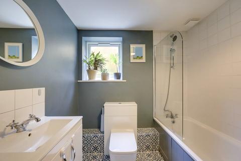 1, Kinloch House Bampton Road, London, SE23 2BG