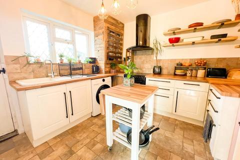 2 bedroom end of terrace house for sale, Hungerford Gardens, Bristol, BS4 5HB